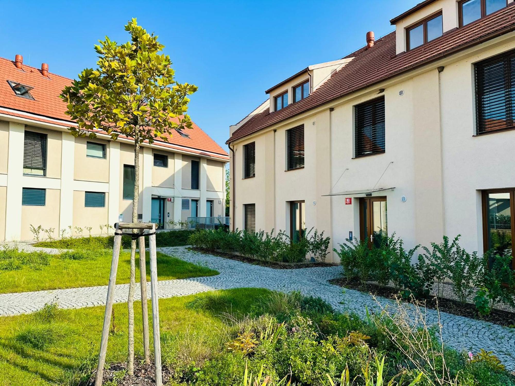 Studio Kralovice Apartment Prag Exteriör bild